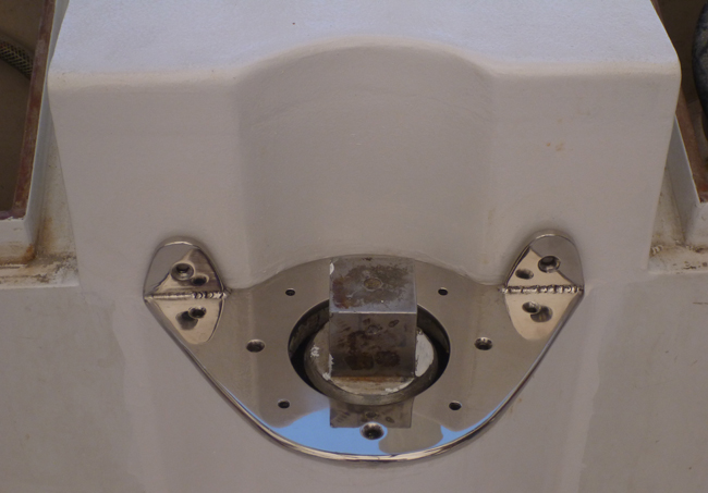 Finished rudder mount