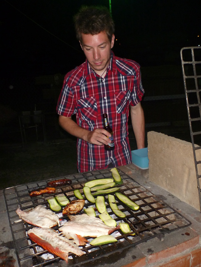 Philipp barbecuing